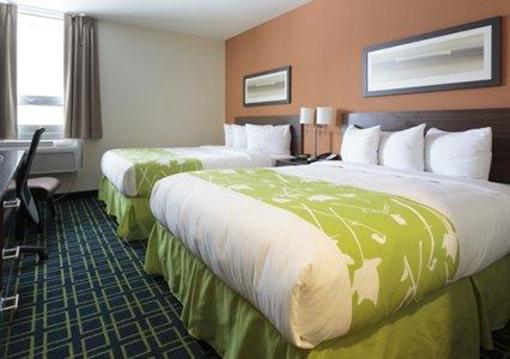 фото отеля Econo Lodge Winnipeg Manitoba
