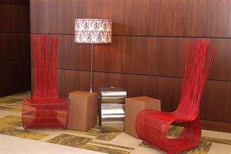 фото отеля Embassy Suites Detroit Metro Airport