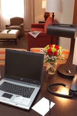 фото отеля Embassy Suites Detroit Metro Airport