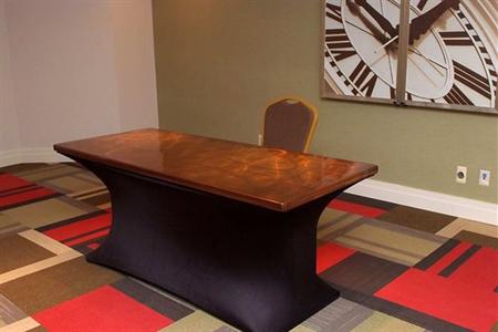 фото отеля Embassy Suites Detroit Metro Airport