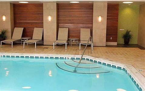 фото отеля Embassy Suites Detroit Metro Airport