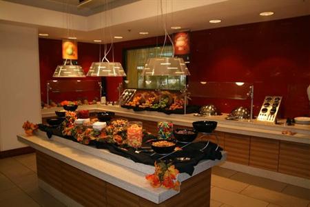 фото отеля Embassy Suites Detroit Metro Airport