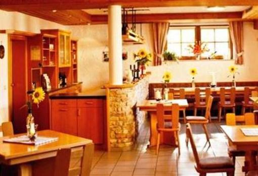 фото отеля Weingut & Landhotel Ellernhof