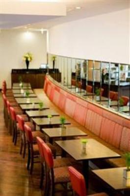 фото отеля Jurys Inn Watford