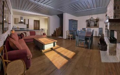 фото отеля Epoches Guesthouse Karpenisi