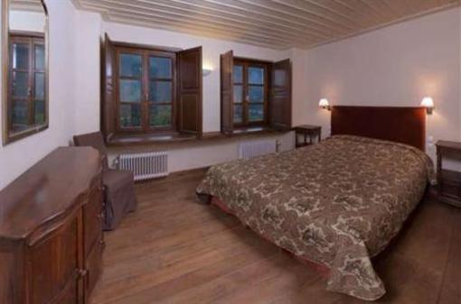 фото отеля Epoches Guesthouse Karpenisi