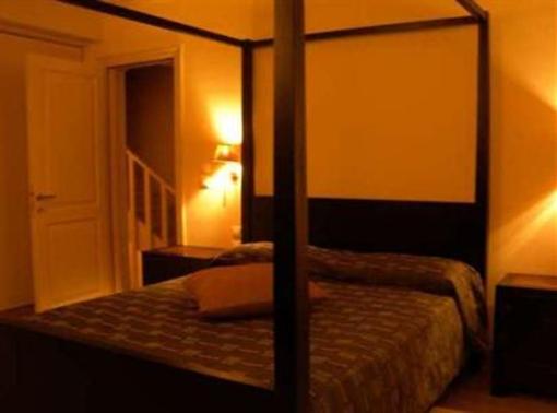 фото отеля Epoches Guesthouse Karpenisi