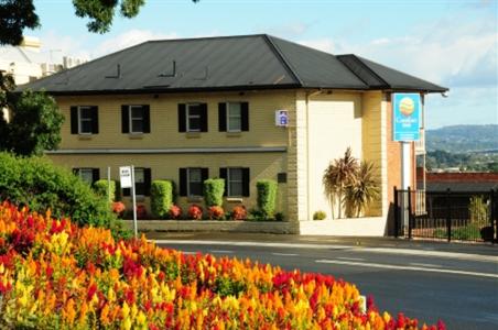 фото отеля Comfort Inn Coach House