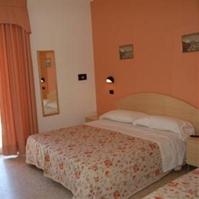 фото отеля Saint Tropez Pineto