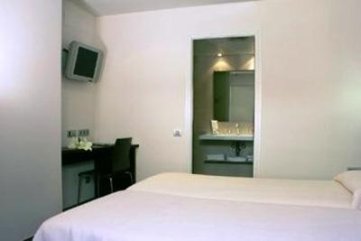 фото отеля Hostal Olot