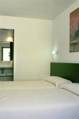 фото отеля Hostal Olot