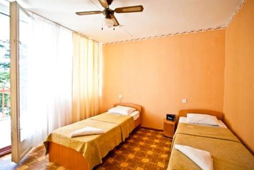 фото отеля Happy Hotel Yalta