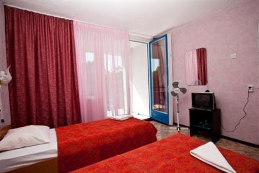 фото отеля Happy Hotel Yalta
