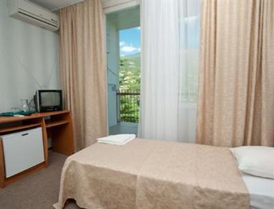 фото отеля Happy Hotel Yalta