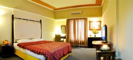 фото отеля Tryas Hotel Cirebon
