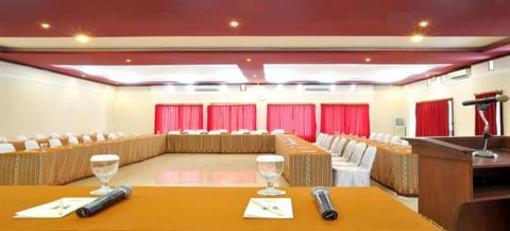 фото отеля Tryas Hotel Cirebon