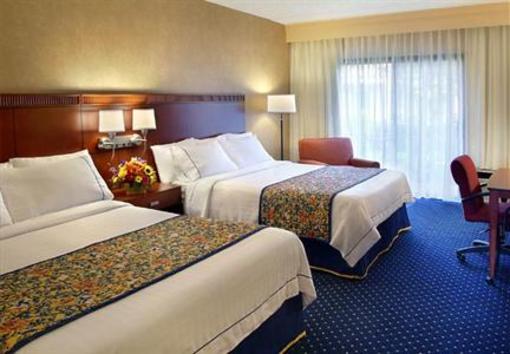 фото отеля Courtyard by Marriott Boston Foxborough