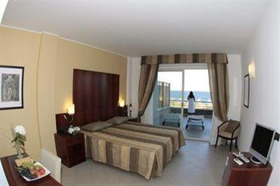 фото отеля Aregai Marina Hotel Santo Stefano al Mare