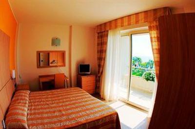 фото отеля Aregai Marina Hotel Santo Stefano al Mare
