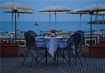 фото отеля Aregai Marina Hotel Santo Stefano al Mare