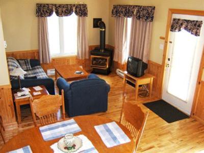 фото отеля Complexe Les Deux Rivieres Hotel Tracadie-Sheila