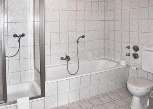 фото отеля Hotel Hessischer Hof Kirchhain
