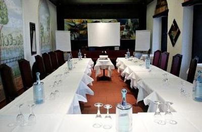 фото отеля Hotel Mainterrasse Seligenstadt