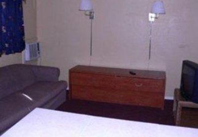 фото отеля Budget Host Frontier Inn