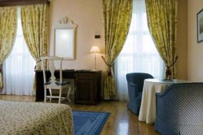 фото отеля Infanta Isabel Hotel