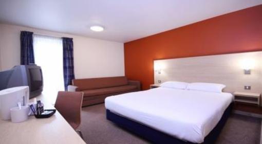 фото отеля Travelodge Peterborough Central