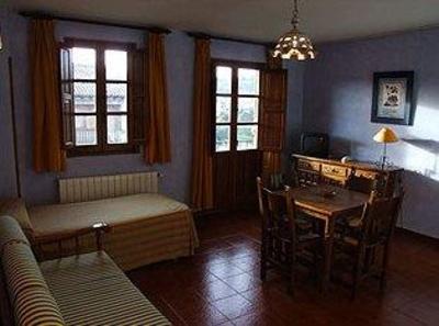 фото отеля Apartamentos Los Hidalgos Santillana del Mar