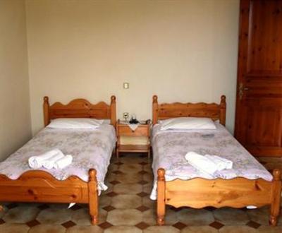 фото отеля Makis & Bill Apartments