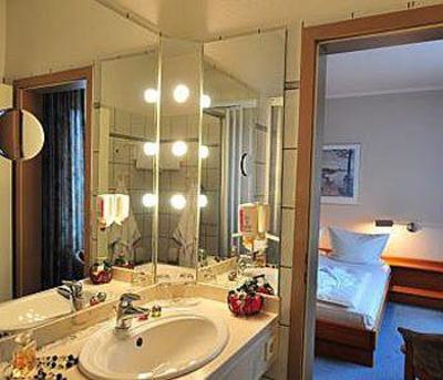 фото отеля Rheinhotel Vier Jahreszeiten Hotel Bad Breisig