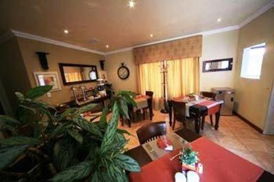 фото отеля Le Cozmo Guesthouse