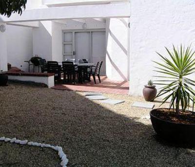 фото отеля Small Bay Guesthouse Cape Town