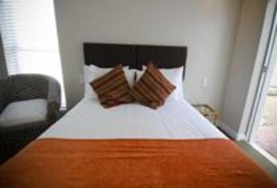 фото отеля Small Bay Guesthouse Cape Town
