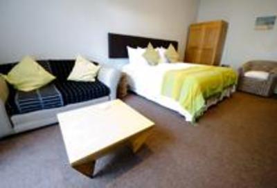 фото отеля Small Bay Guesthouse Cape Town