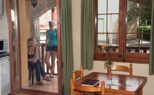 фото отеля Apartamentos Cal Ratero Macanet de Cabrenys