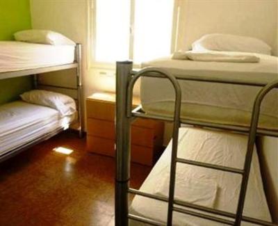 фото отеля Che Salguero Youth Hostel