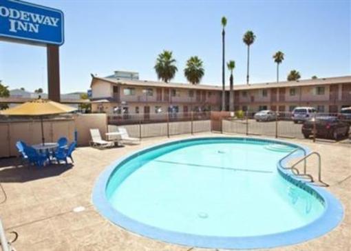 фото отеля Rodeway Inn San Bernardino