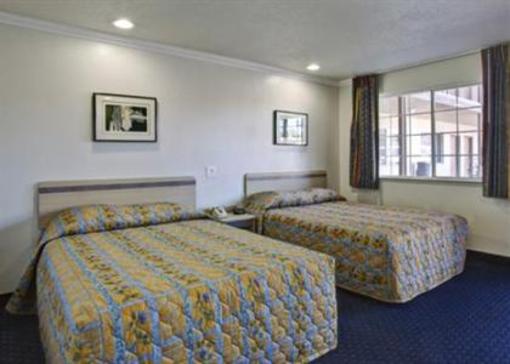 фото отеля Rodeway Inn San Bernardino