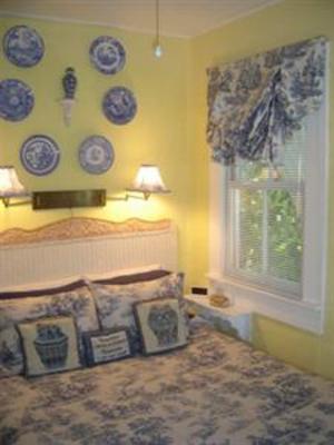 фото отеля Knowles House B&B