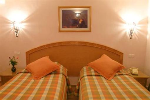 фото отеля Hotel Chems