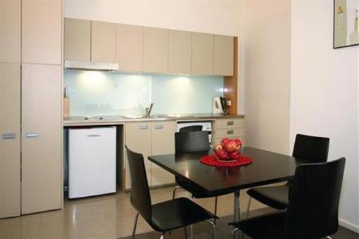 фото отеля Plum Serviced Apartments North Melbourne