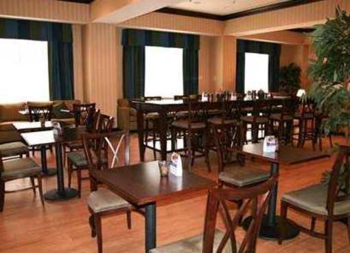 фото отеля Hampton Inn Roanoke Rapids