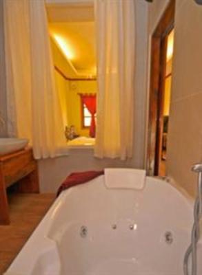 фото отеля Xayana Guesthouse