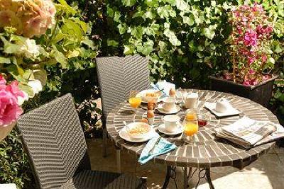фото отеля Prince Henry Private Suites and Gardens