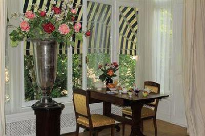 фото отеля Prince Henry Private Suites and Gardens