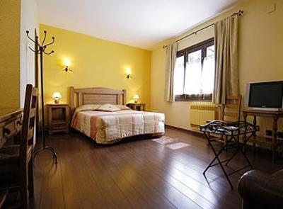 фото отеля Hostal La Placa Vall de Boi