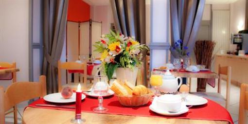 фото отеля Hotel Les Messageries Murat